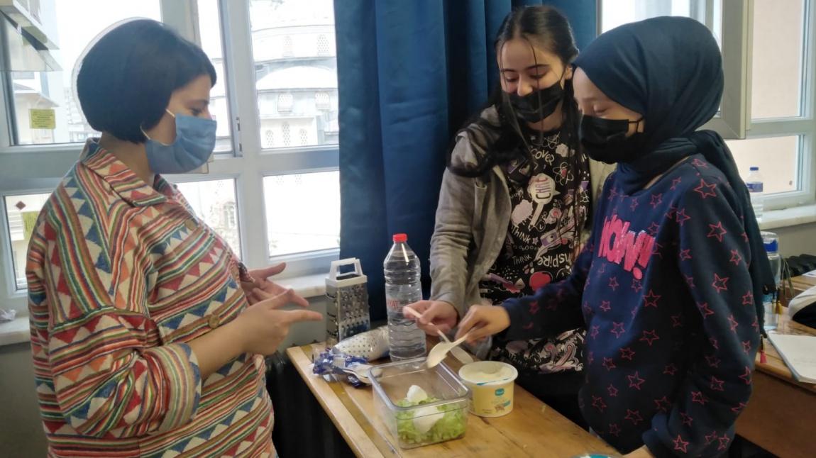 Öğrencilerimiz İngilizce Dersini Yaparak Yaşayarak Öğreniyor